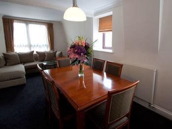 Basil Street 5*