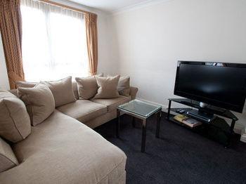 Basil Street 5*