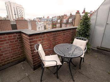 Basil Street Apartahotel 5*
