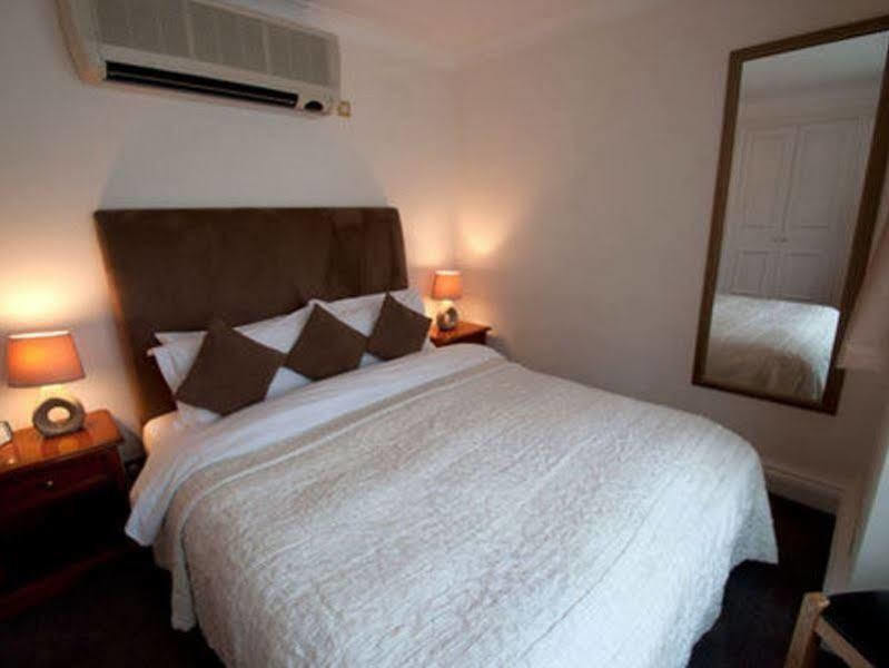 Basil Street Apartahotel 5*