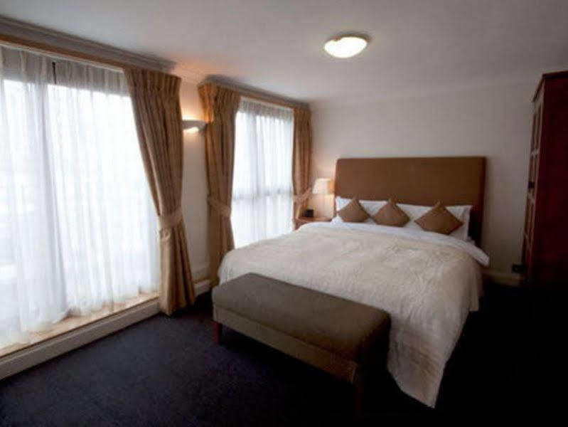 Basil Street Apartahotel 5*