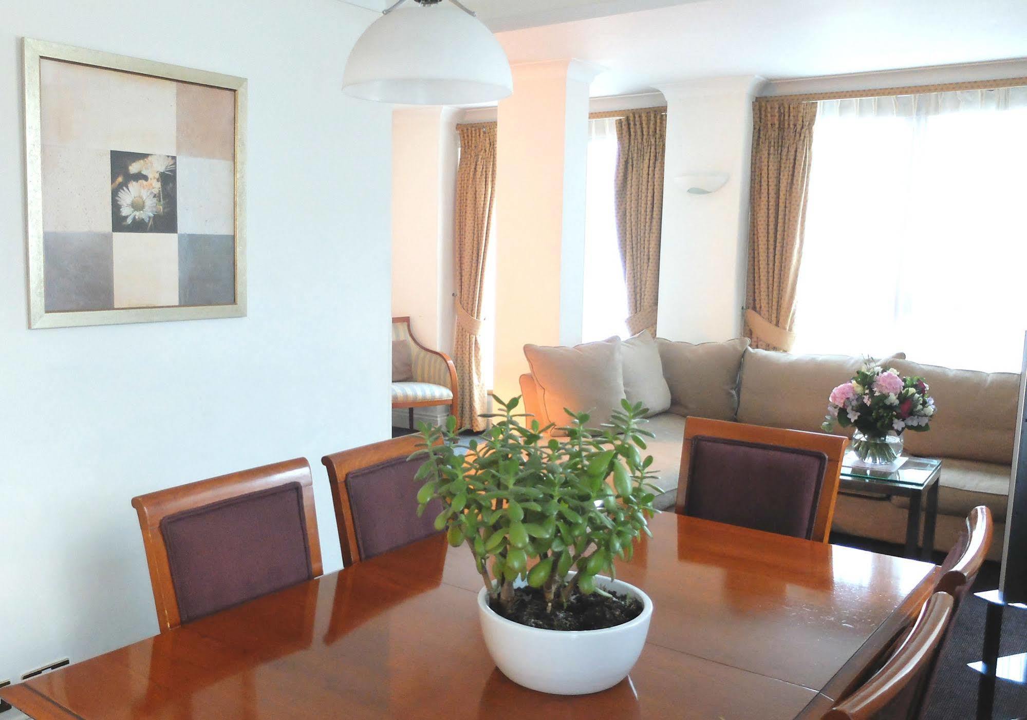 Basil Street Apartahotel