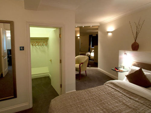 Apartahotel Basil Street
