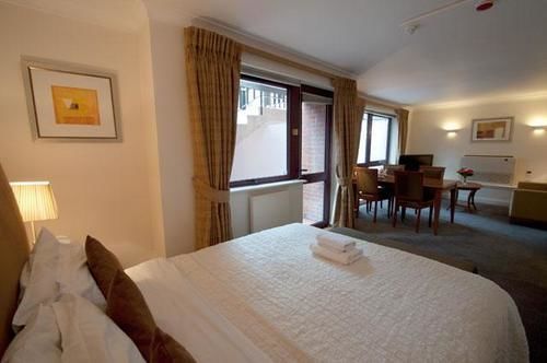 Apartahotel Basil Street