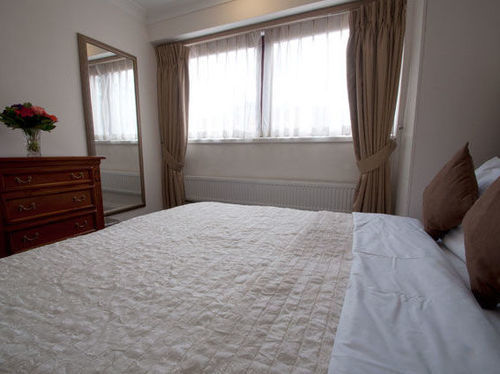 Apartahotel Basil Street 5*